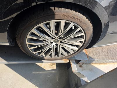 AUDI A8 - 3