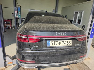 AUDI A8 - 5