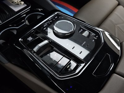 2024 BMW 5 SERIES thumbnail 12