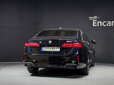 صورة 4 لـ 2024 BMW 5 SERIES