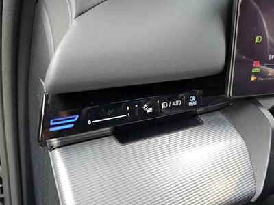 2024 BMW 5 SERIES thumbnail 32