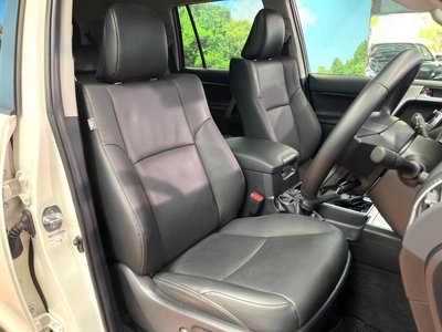 TOYOTA LAND CRUISER PRADO - 10