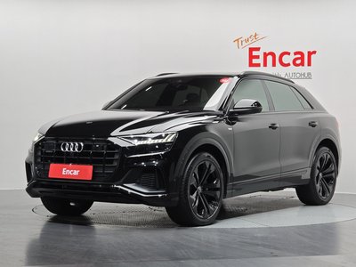 AUDI Q8 - 1