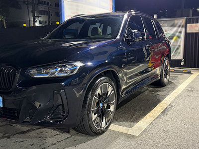 BMW IX3 - 4
