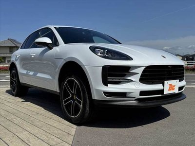 PORSCHE MACAN - 2