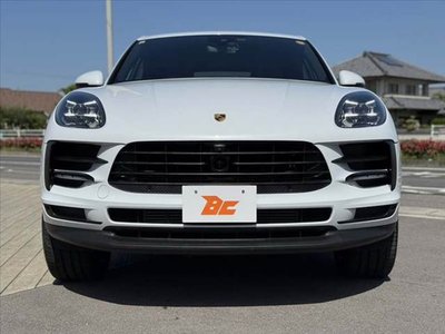 PORSCHE MACAN - 3