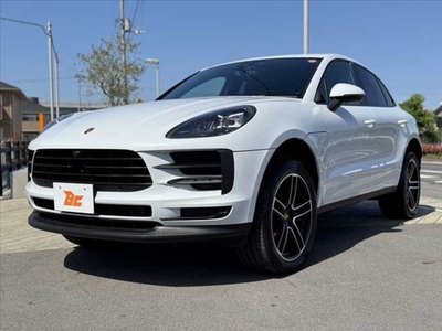 PORSCHE MACAN - 4