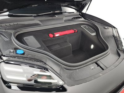 PORSCHE MACAN - 7