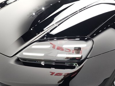 PORSCHE MACAN - 9