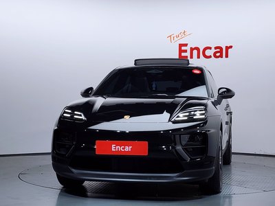 PORSCHE MACAN - 2