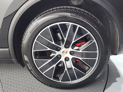 PORSCHE MACAN - 8
