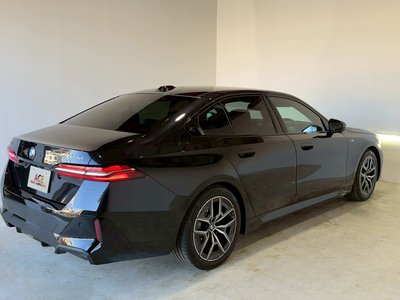 صورة مصغرة 15 لـ 2024 BMW 5 SERIES