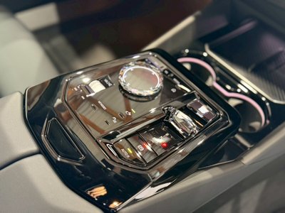 صورة مصغرة 35 لـ 2024 BMW 5 SERIES