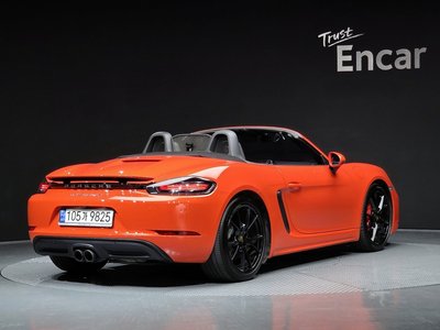 PORSCHE 718 BOXSTER - 4