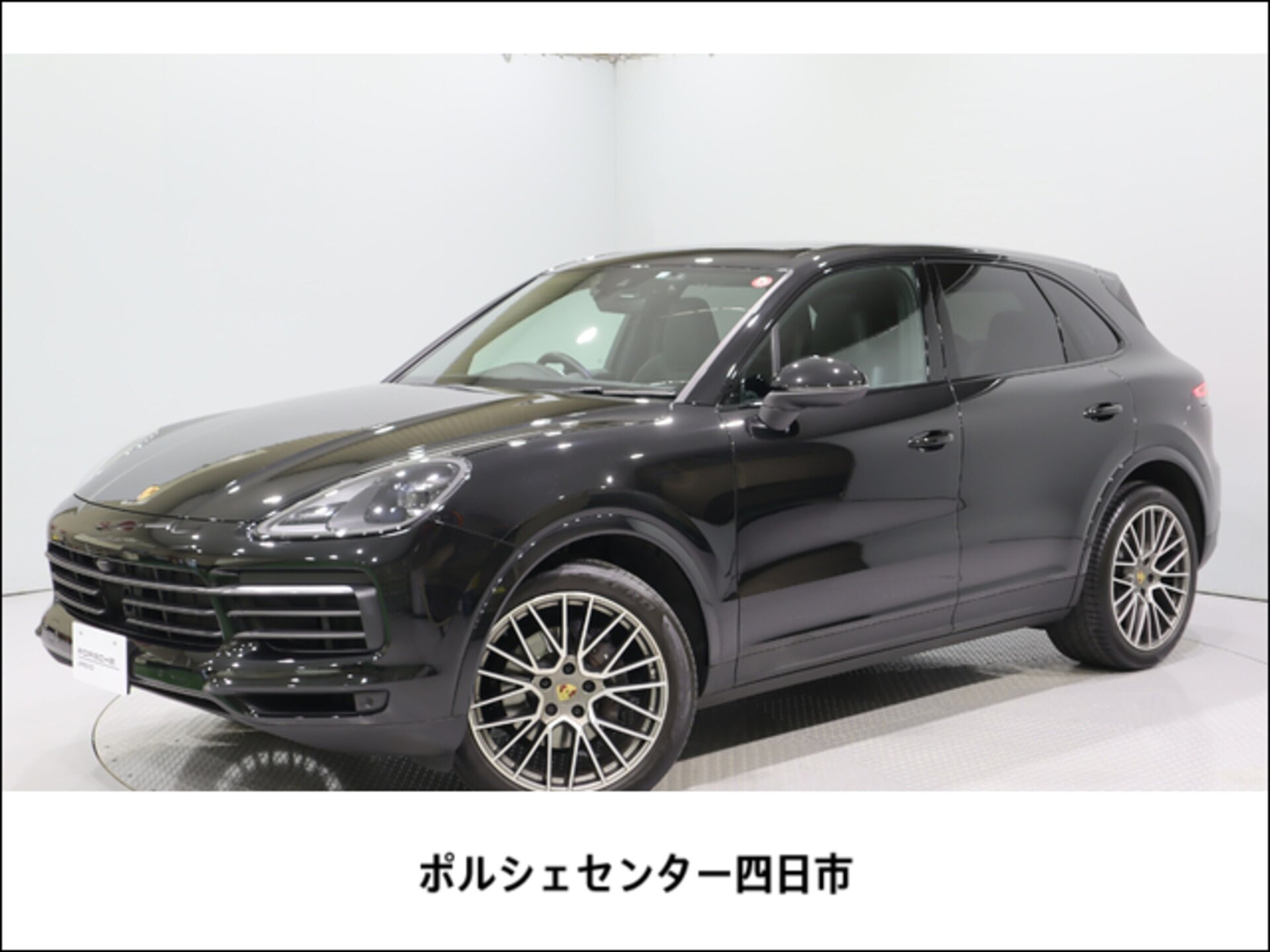 PORSCHE CAYENNE - View 1