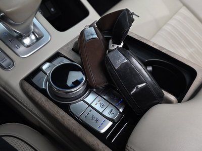 2020 Genesis G90 — миниатюра 22