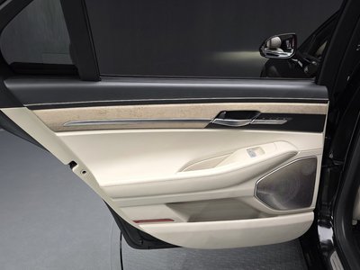 2020 Genesis G90 — миниатюра 15