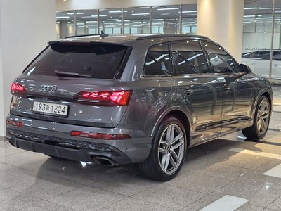 AUDI Q7 - 5