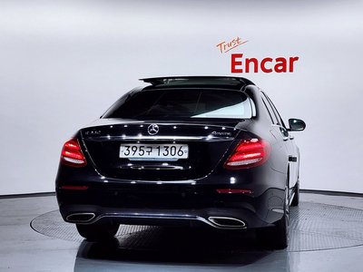 MERCEDES-BENZ E-CLASS - 3