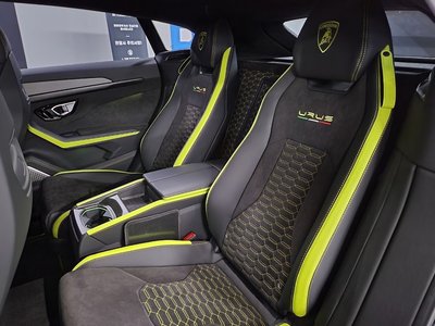LAMBORGHINI URUS - 7