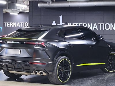 LAMBORGHINI URUS - 3