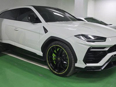 LAMBORGHINI URUS - 2