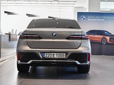 BMW 7 SERIES - 2