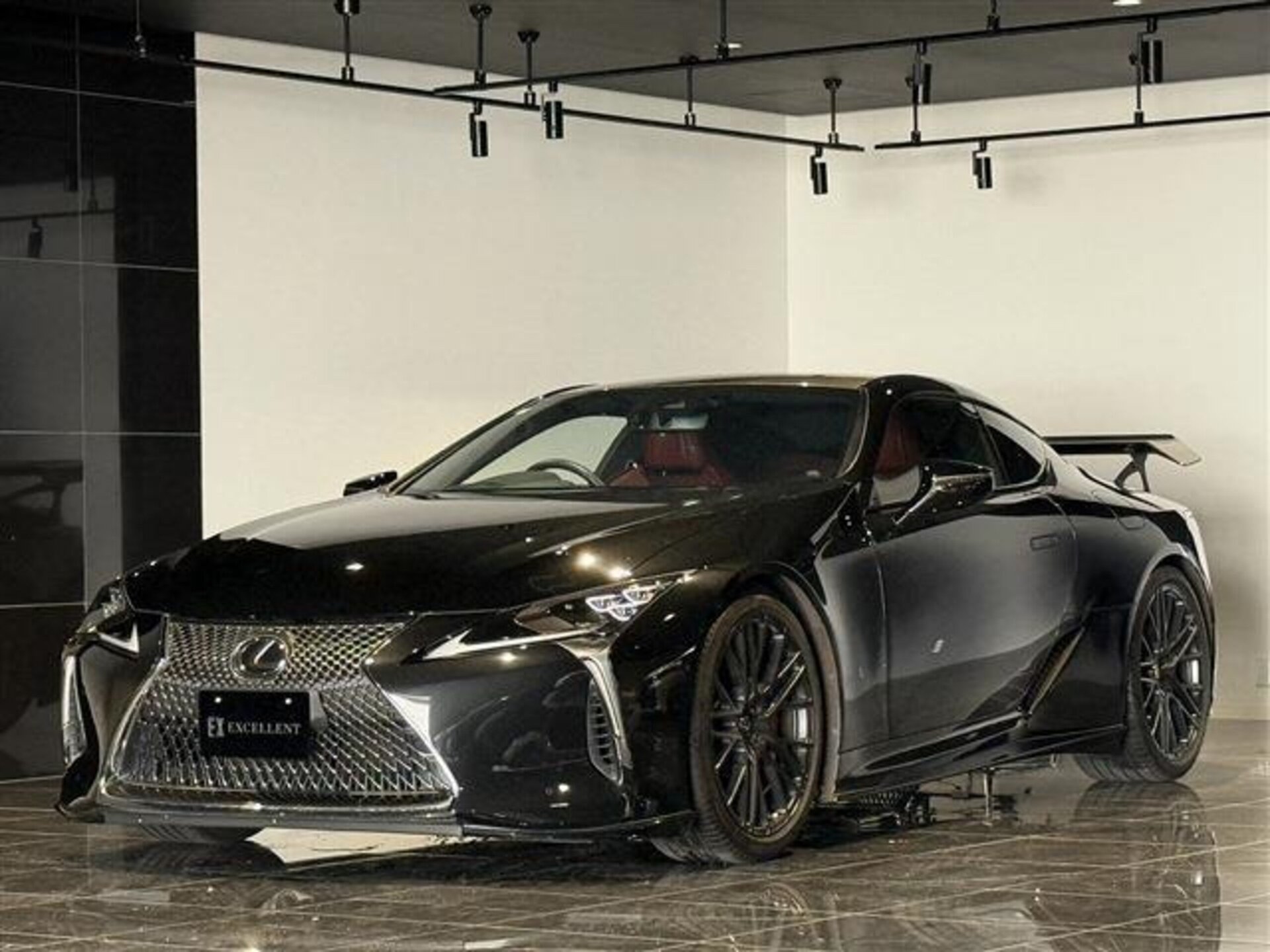 LEXUS LC - View 1