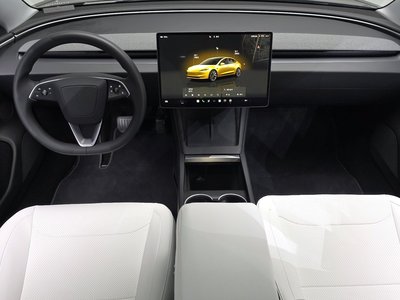TESLA MODEL 3 - 5