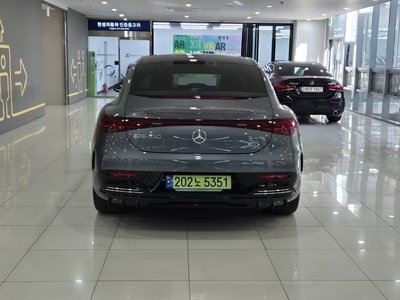 MERCEDES-BENZ EQE - 2