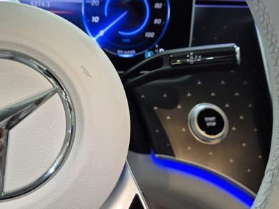 MERCEDES-BENZ EQE - 9