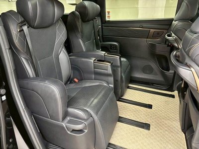 صورة 9 لـ 2023 Toyota VELLFIRE