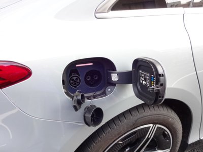 2024 Mercedes-BENZ EQE — миниатюра 26