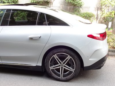MERCEDES-BENZ EQE - 8
