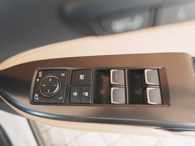 صورة مصغرة 39 لـ 2022 Lexus NX