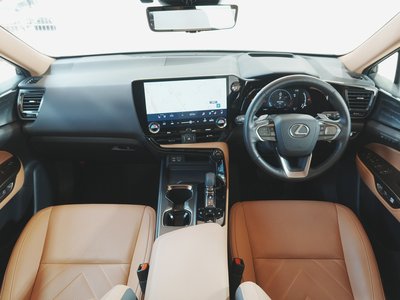 صورة 2 لـ 2022 Lexus NX