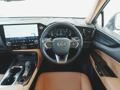 صورة مصغرة 17 لـ 2022 Lexus NX