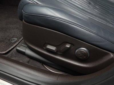 2023 Genesis G80 (RG3) thumbnail 32