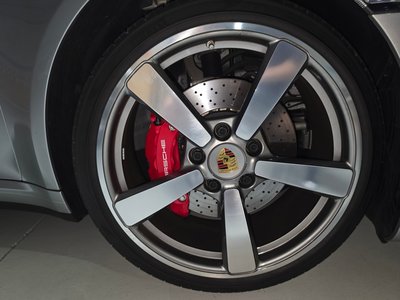 2022 Porsche 911 — миниатюра 14