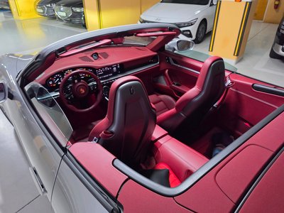 2022 Porsche 911 — миниатюра 17