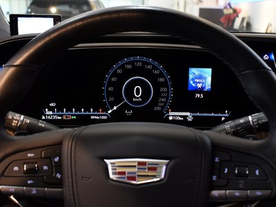 CADILLAC ESCALADE - 8