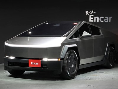 2025 Tesla CYBERTRUCK — фото 1