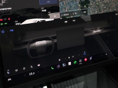 2025 Tesla CYBERTRUCK — миниатюра 18