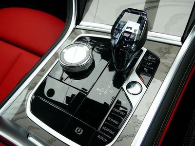 صورة 9 لـ 2025 BMW BMW