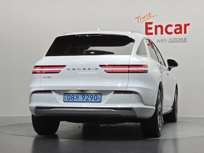 صورة 4 لـ 2022 Genesis ELECTRIFIED GV70