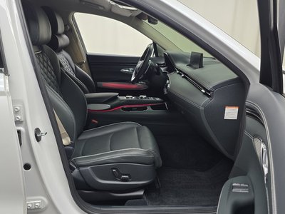 صورة مصغرة 17 لـ 2022 Genesis ELECTRIFIED GV70