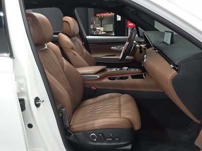 2024 Genesis GV70 — миниатюра 17