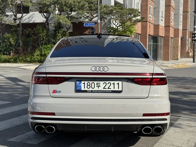 AUDI S8 - 5