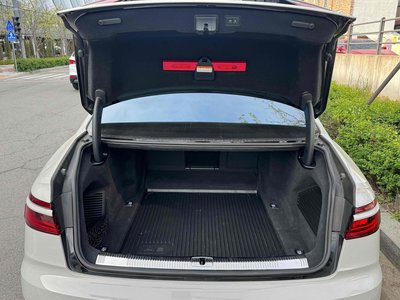 AUDI S8 - 8