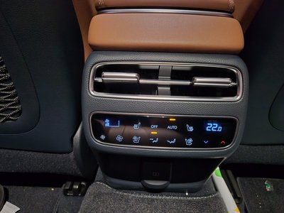 2025 Genesis GV70 thumbnail 11